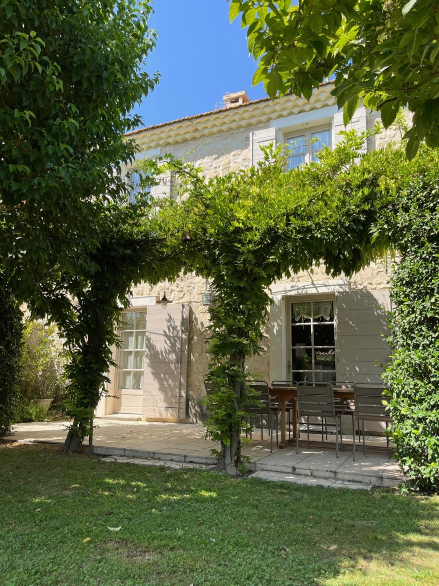 Le Mas Du Chemin : Mas Typique Des Alpilles Paradou Kültér fotó